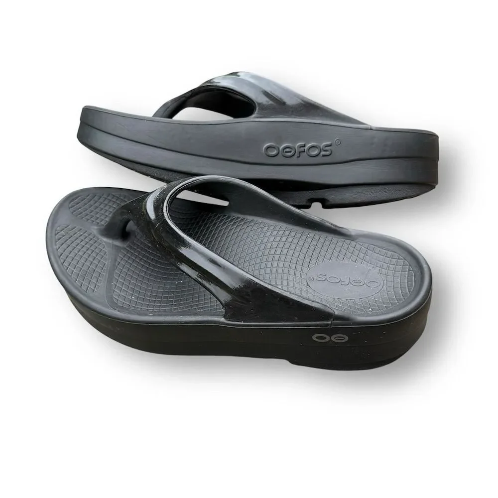 OOFOS Women's Black Comfort Sandals - Picture 7 of 14